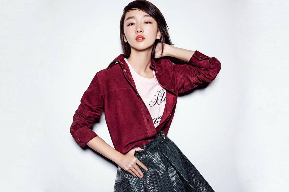 周冬雨刚出道和张艺谋采访,张艺谋周冬雨第一次见面