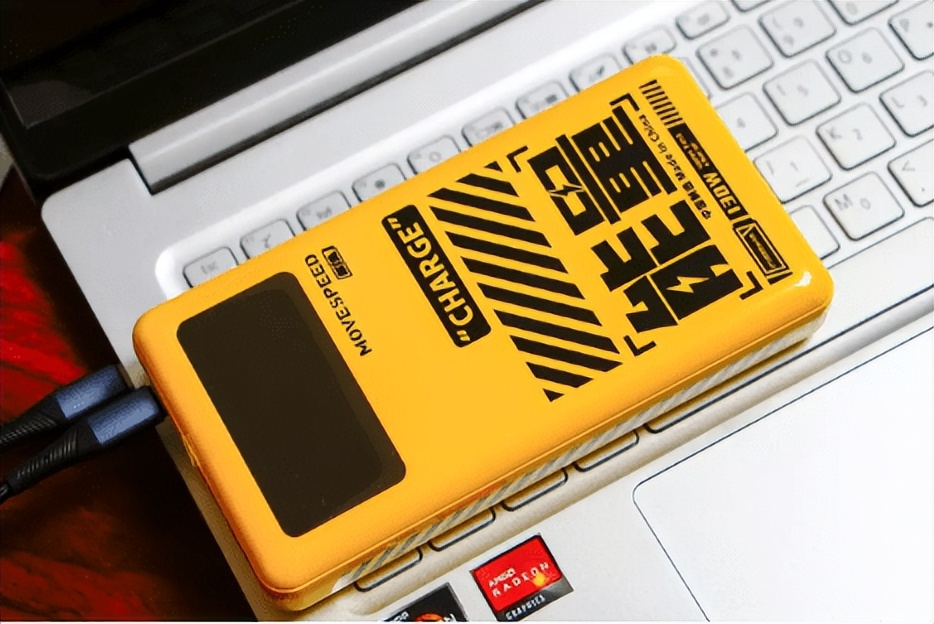 户外笔记本电脑充电的充电宝,大容量可充笔记本移动电源