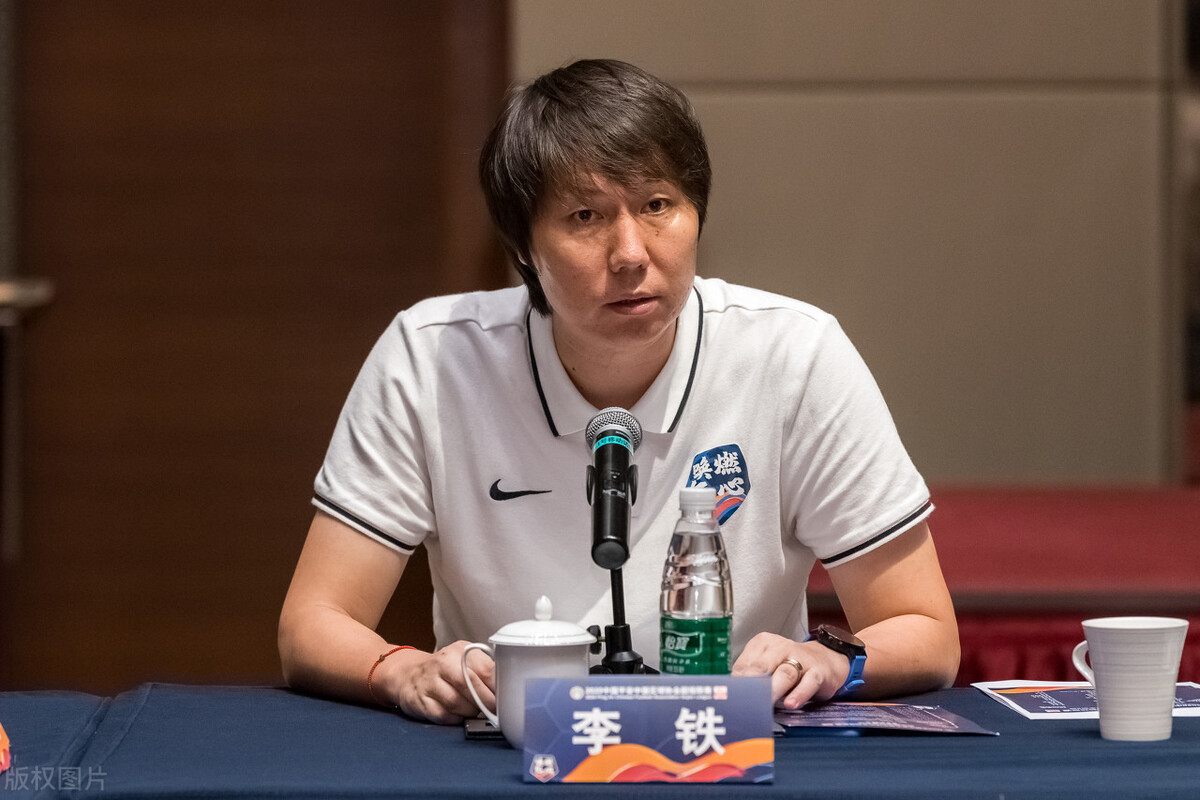 中国男足首发11人合影,中国男足首发11人名单