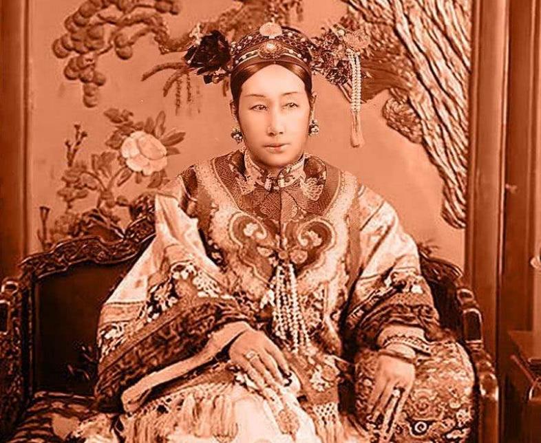 清朝慈禧跟妃子们的照片,清朝妃子真实照片慈禧太后