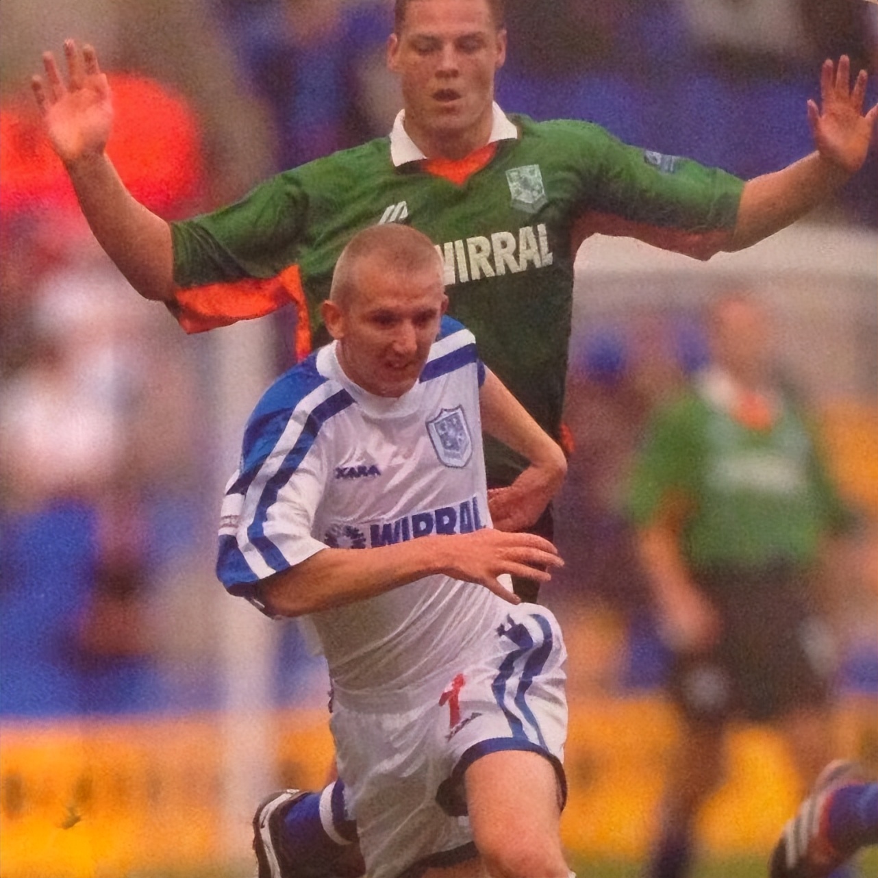 埃德森穿紧身球衣吗,埃德森边缘踩球纹丝不动了吗