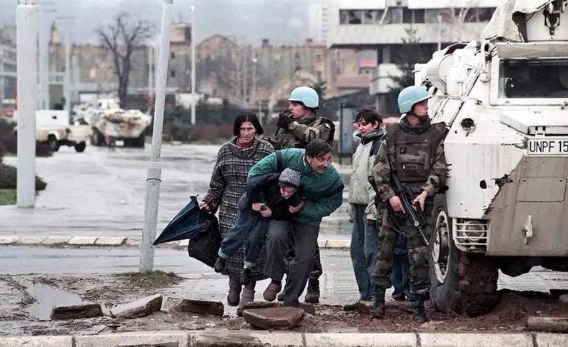 残酷的波黑战争：*杀屠**闻名世界，手段堪比纳粹，一半人口沦为难民