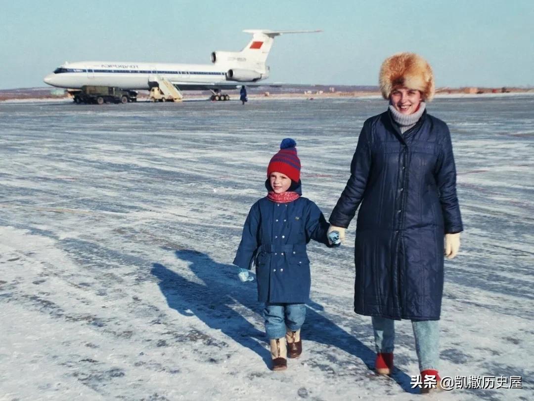 女子从4400米高空坠落奇迹生还,万米高空坠落的唯一幸存者