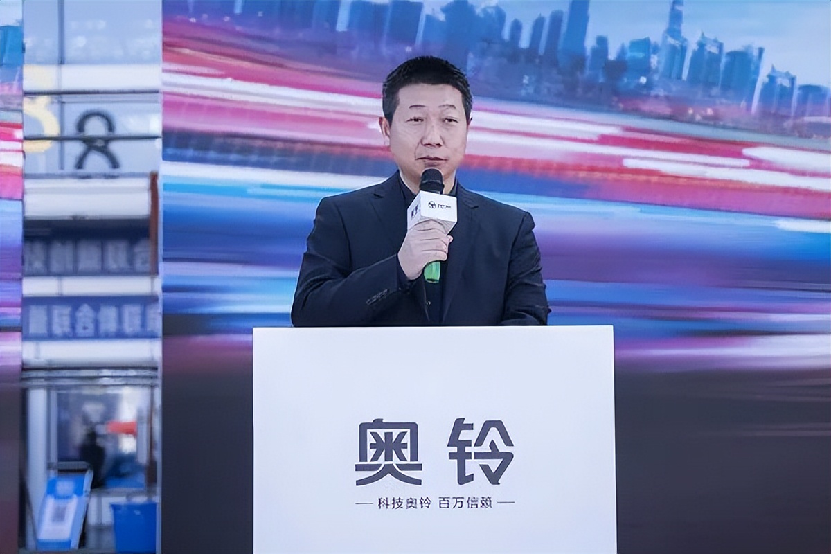 5.4米的最新版货车奥铃大黄蜂,奥铃大黄蜂康明斯自动挡