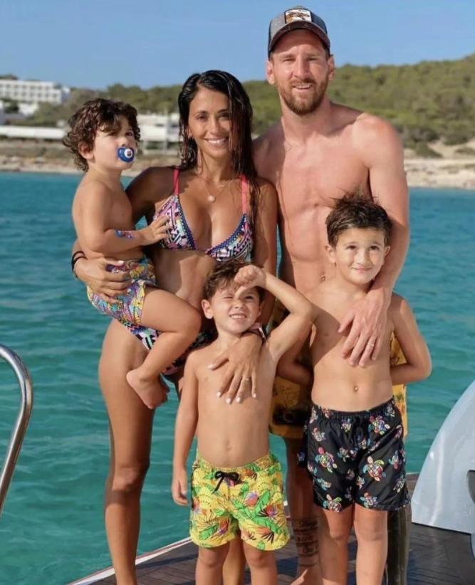 阿根廷夺冠后梅西和姆巴佩,c罗支持阿根廷夺冠姆巴佩