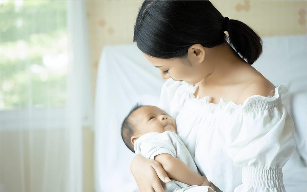 半岁宝宝宁可饿着，也不愿意吃奶，这是为何呢？