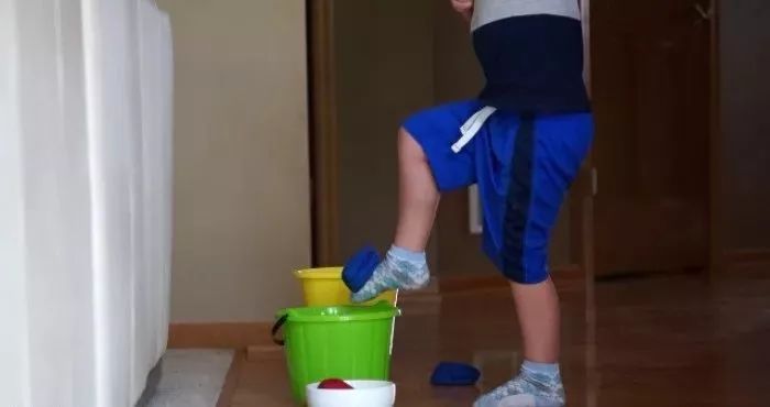 20种亲子互动小游戏,亲子羽毛球室内小游戏