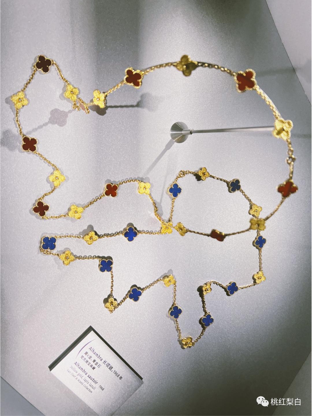 温莎公爵夫人珠宝展出,温莎公爵夫妻视频