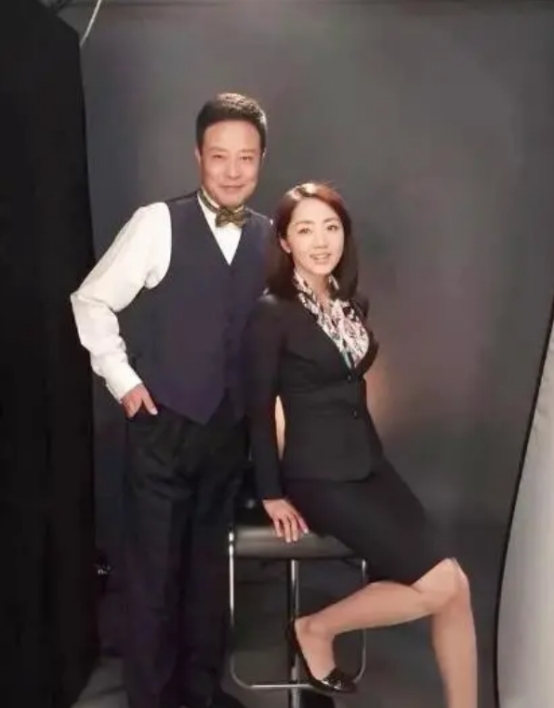 央视气象一姐杨丹近照曝光,央视气象女神杨丹私下露面