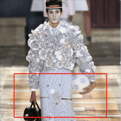 开裆裤，裸胸装，2023年高奢大秀一个比一个奇葩，暴露就是时尚？