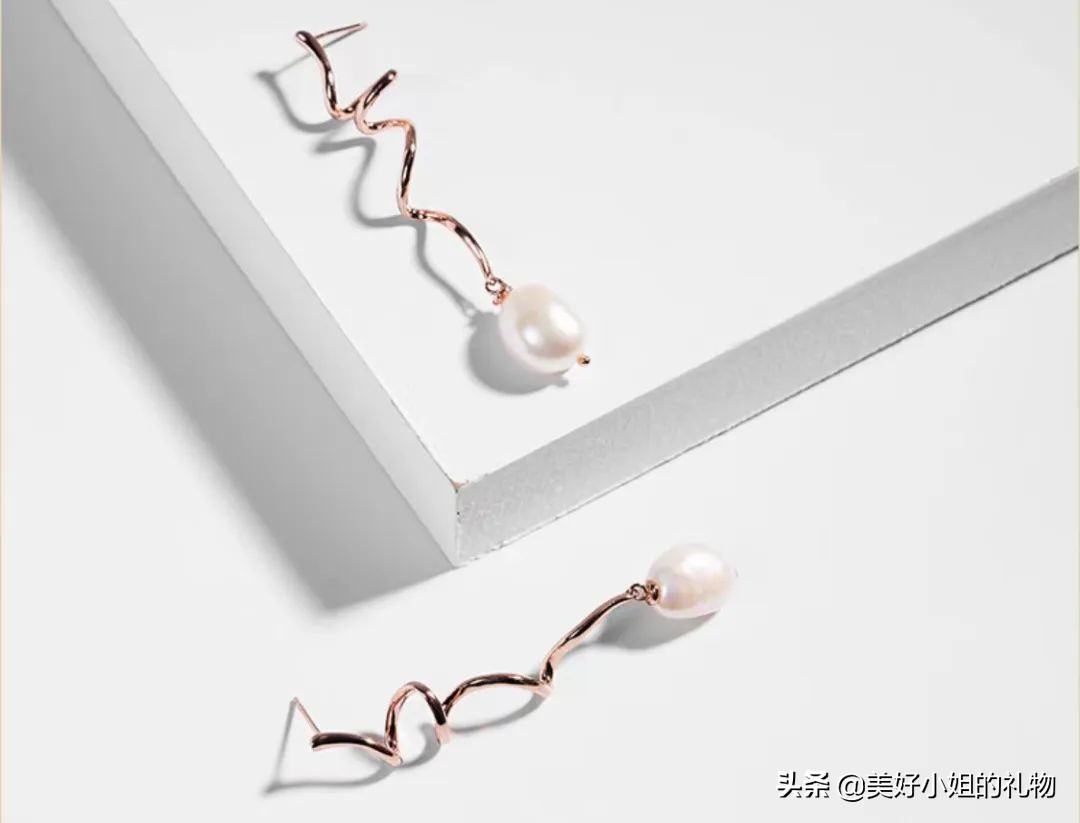 母亲节礼物项链黄金推荐,母亲节礼物排行榜前十名黄金饰品