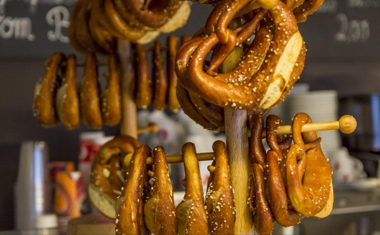 德国香肠和酸菜,德国酸菜和中国酸菜有什么不同