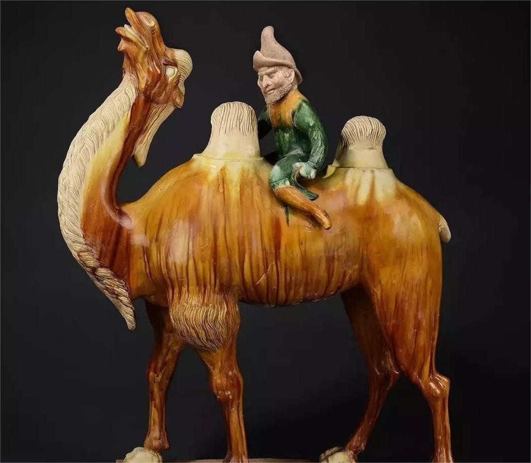 唐三彩是给死人陪葬用的,唐三彩除了陪葬还有什么用处