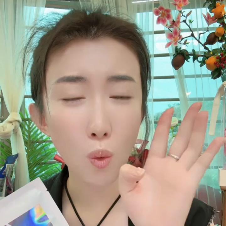 至爱是默默本人每天都会敷的面膜，真的很爱
