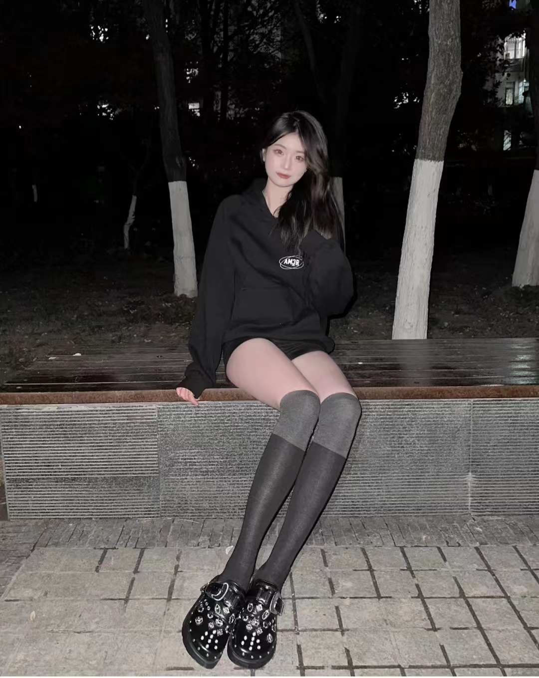 卫衣搭配什么外套裤子更好看呢,卫衣搭配什么衣服好看又实用