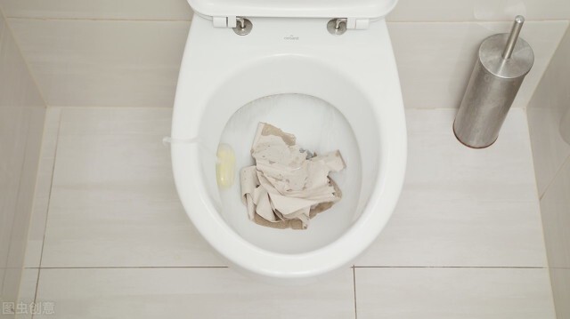 用什么能把马桶的污垢去除,用什么东西可以去掉马桶里的污