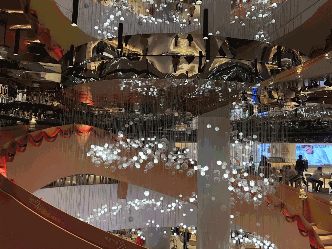 一个蛋糕1314万，中国首家1亿网红店凉了，搬出易烊千玺也没用