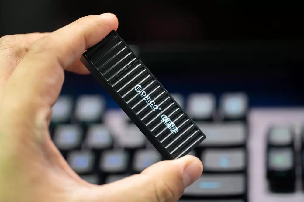 又快又稳又小巧，速度零折扣的ORICOUFSD-J快闪U盘体验