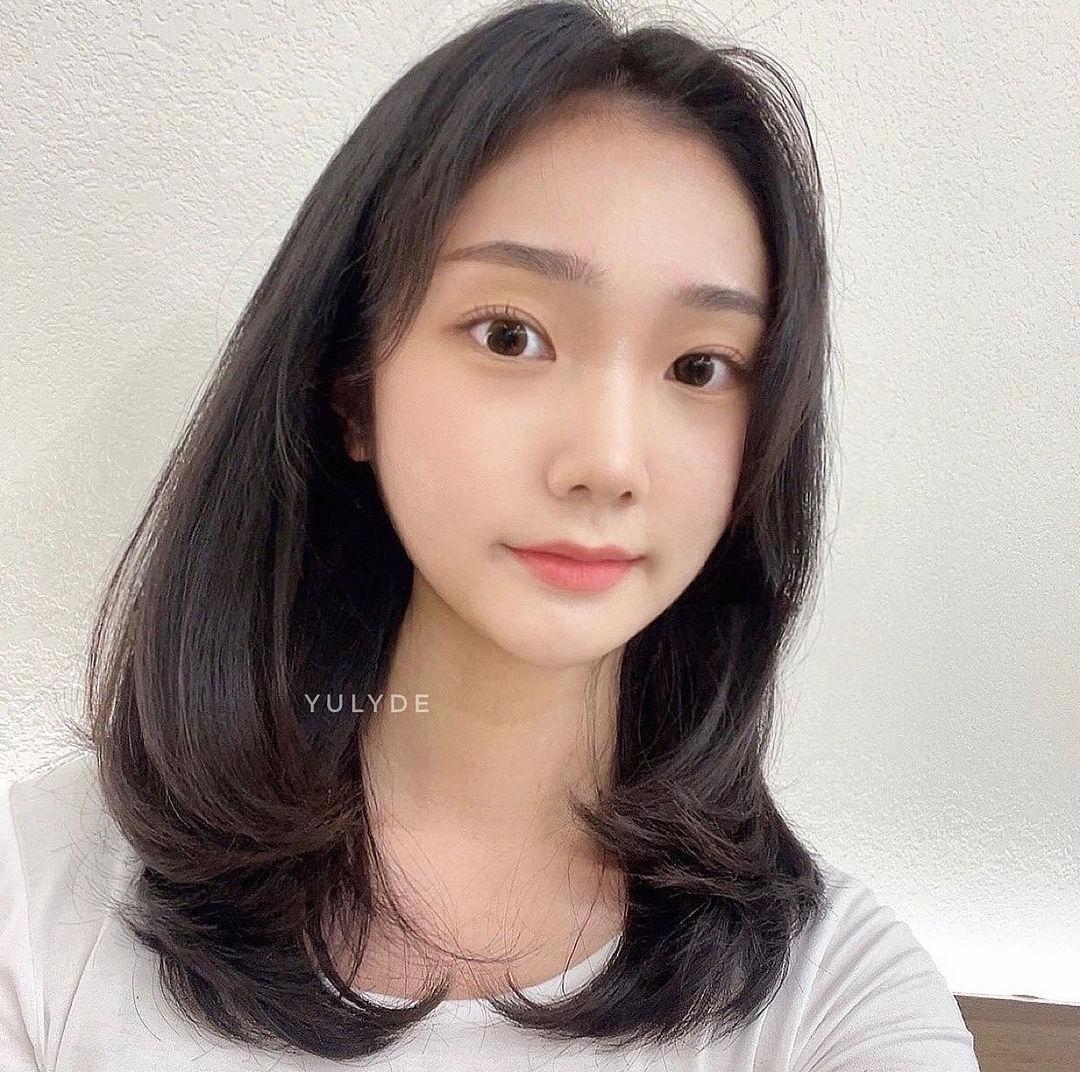 大圆脸适合什么发型,圆脸烫什么发型好看