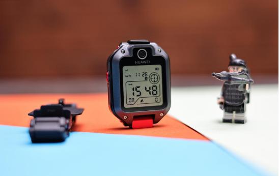 华为儿童手表5XPro深度体验：可翻转、可摘取屏幕，玩法更有趣