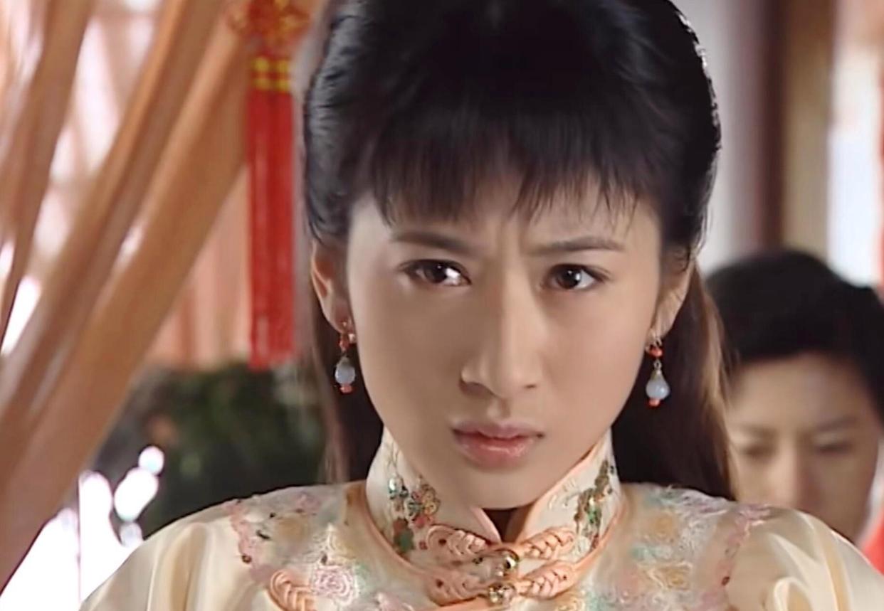 长得不出众却红得一塌糊涂的女星,不惊艳但耐看的十位女星