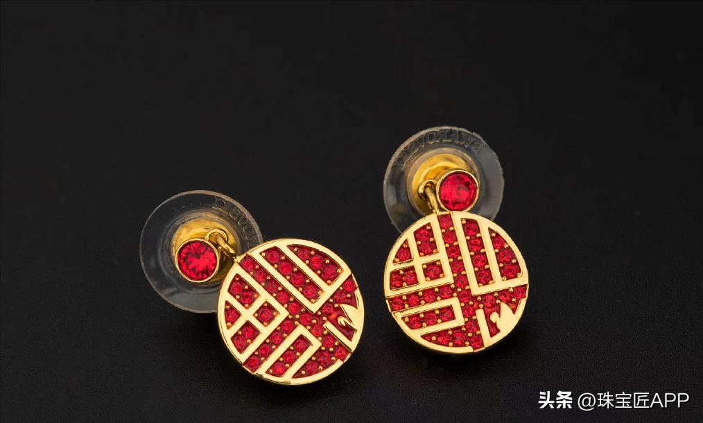 最适合新年戴的9款大牌红色珠宝,红色的珠宝