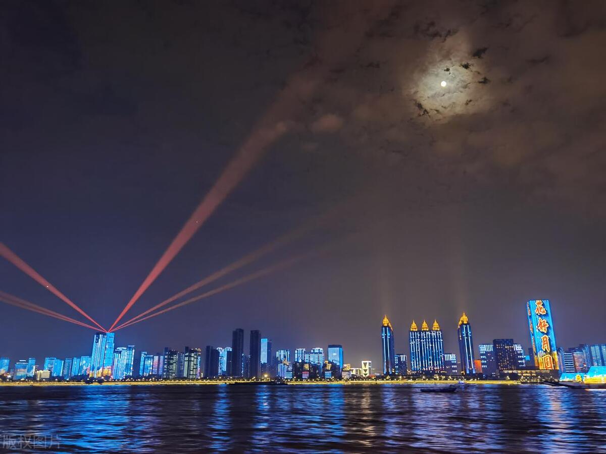 武汉旅游攻略路线安排,西安出发自驾武汉旅游攻略