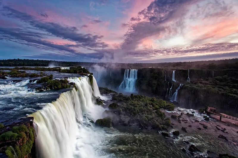 离中国距离最远的国家,距中国最远和最近距离的国家