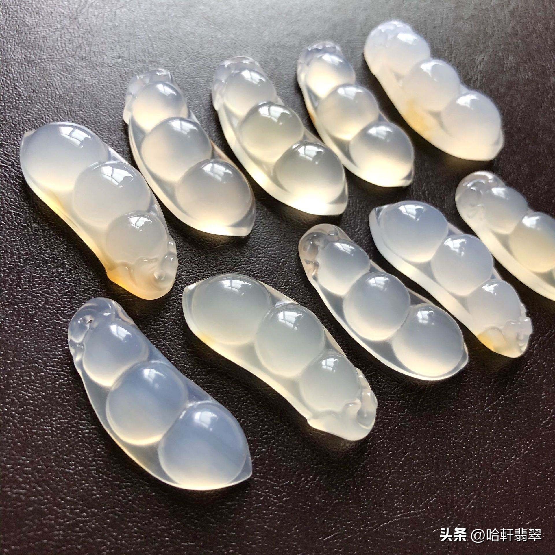 俄罗斯翡翠跟危料翡翠哪个好,俄料翡翠和危料翡翠的区别