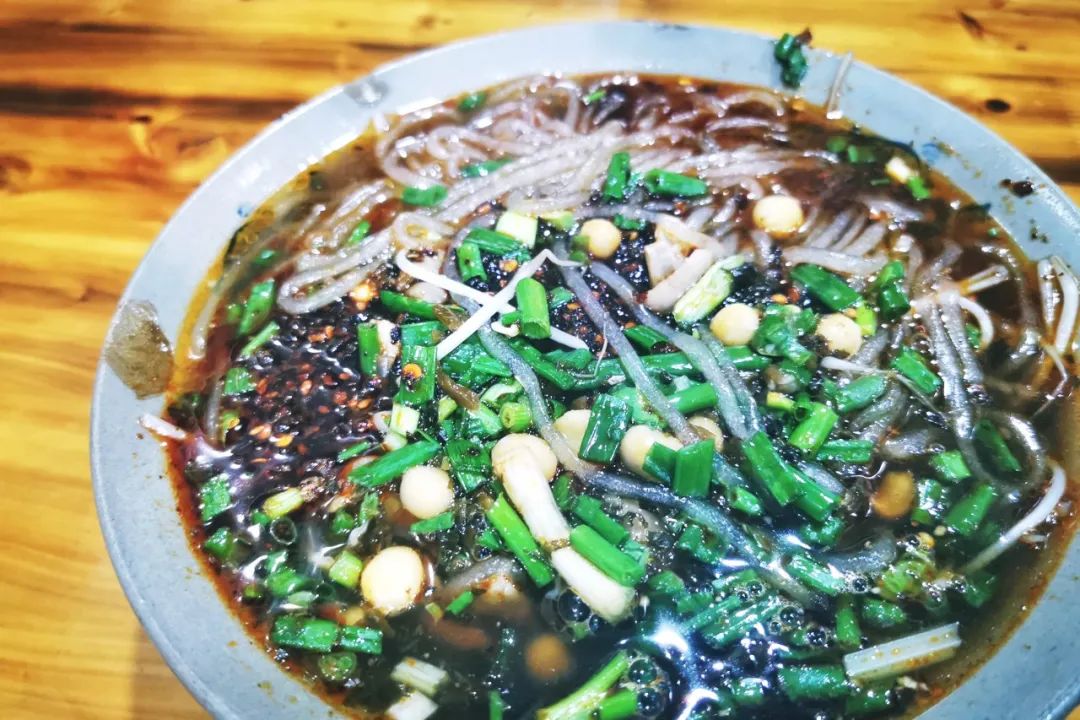 整整100家！乐山这些地道美食小馆够你吃一年!