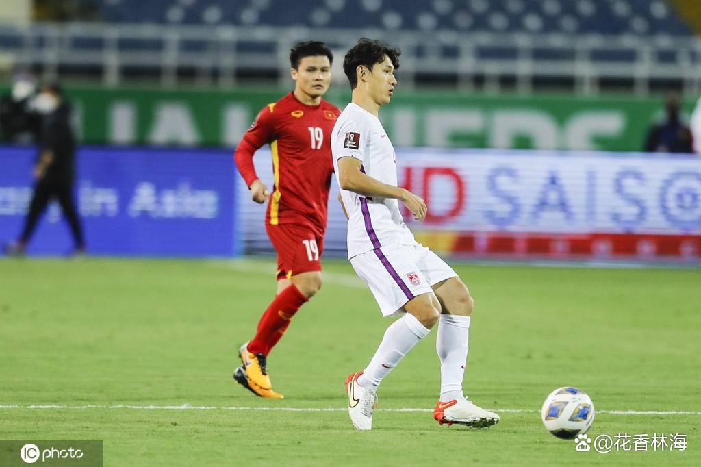 女足夺冠永不服输,女足永不放弃男足永不争气