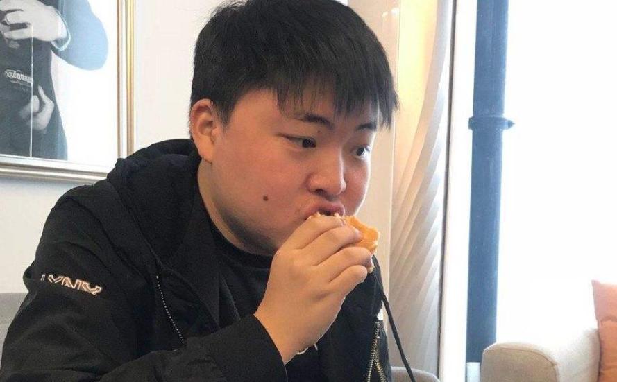 uzi解说德杯比赛全视频,uzi解说德杯预选赛决赛