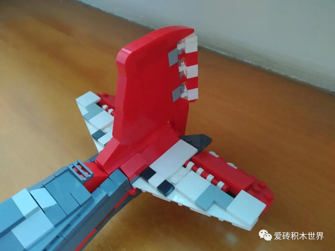 「爱砖MOC每日推送」用积木在现实中游玩战地1一战哥达式轰炸机