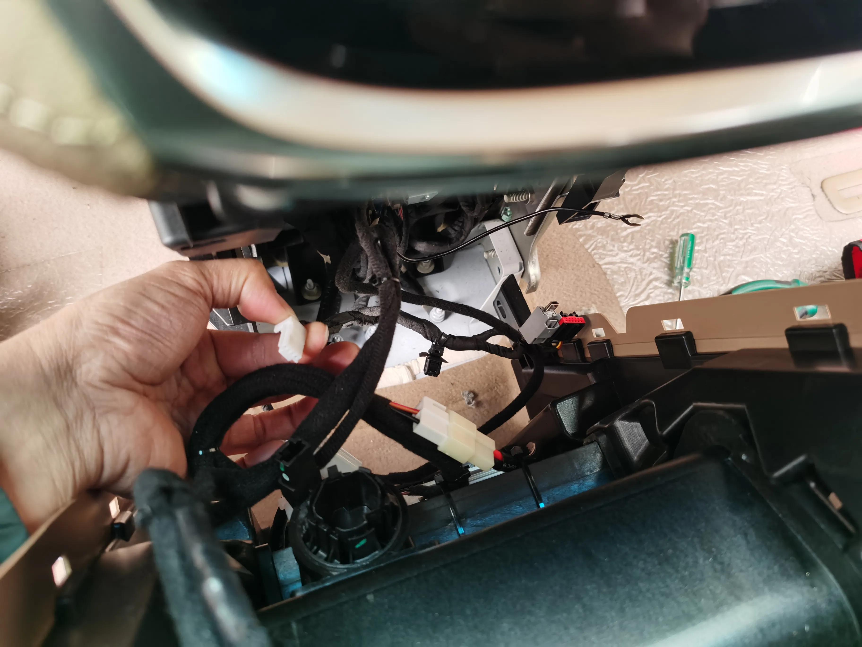 别克gl8扶手箱220v电源怎么接,别克gl8安装原车扶手箱