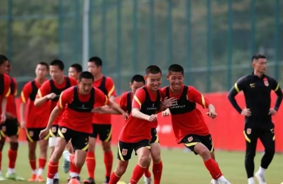 杨晨u17最新热身视频,杨晨U17比赛时间