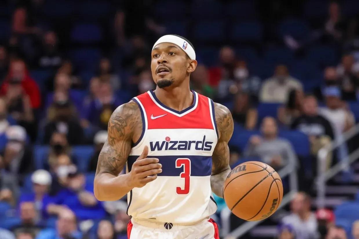 美媒晒历史75大球员哈登,美媒评价哈登场均36.1分