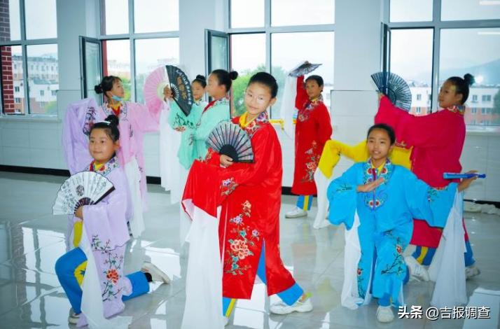 让京剧走进课堂！通化市通钢第二小学创新课后服务形式，开展一系列普及京剧教育活动