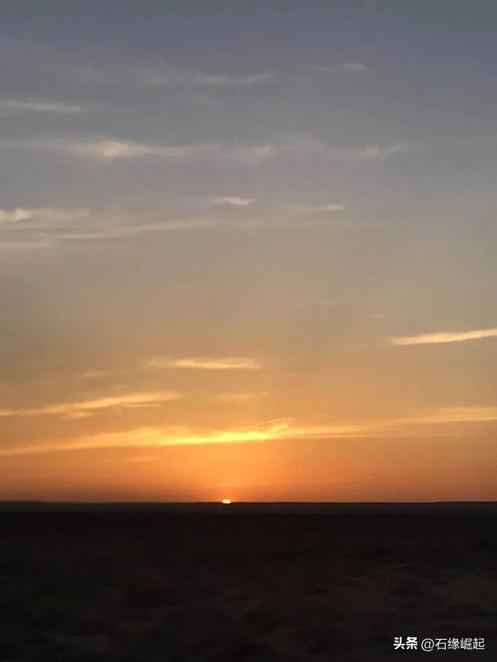 一块小小的石头也能让你这么开心 (一块小小的石头怎么敢这么滑)