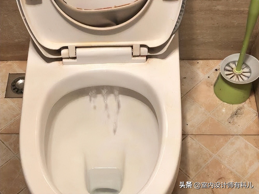 马桶用久了冲劲小了怎么办,马桶冲水无力倒一盆水才能冲下去