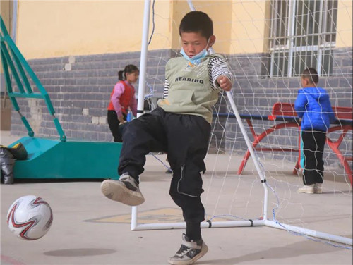 为中国足球梦想助力,为农村孩子筑梦爱心公益活动