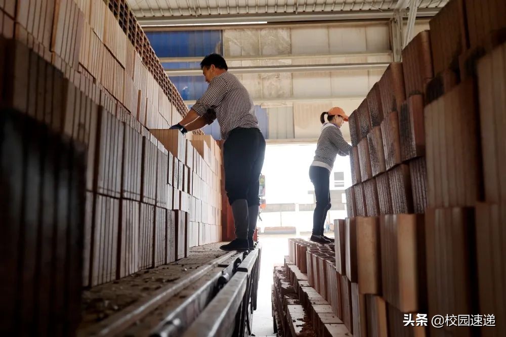 污泥制砖变废为宝,煤矸石环保砖