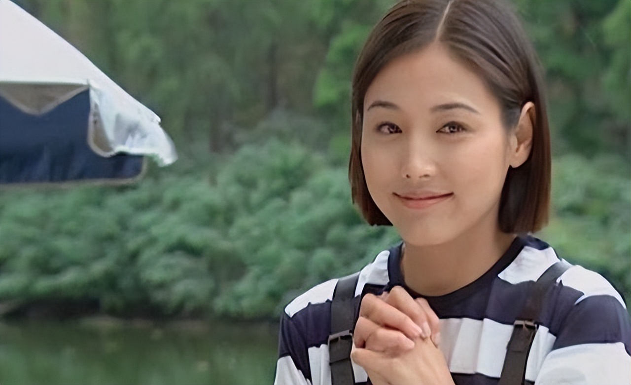 张延：TVB训练班出身，因《粉红女郎》名声大噪，如今安心演长辈