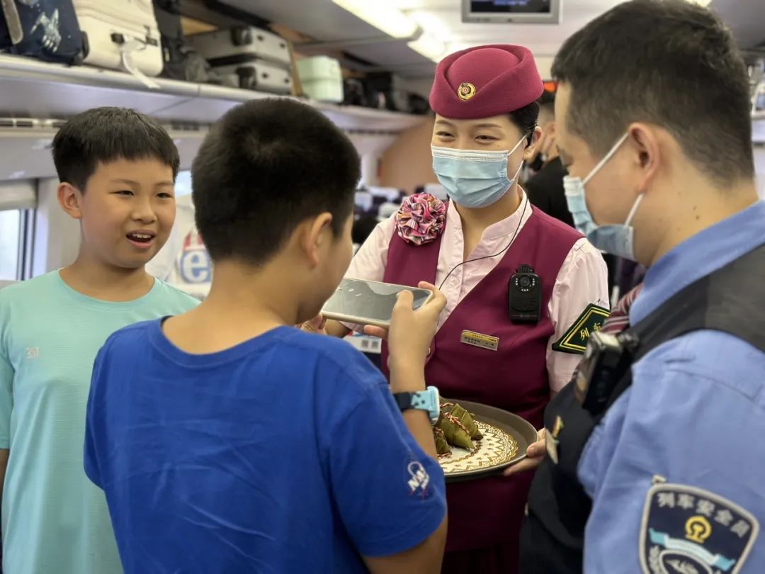 最美的列车长,最美列车长