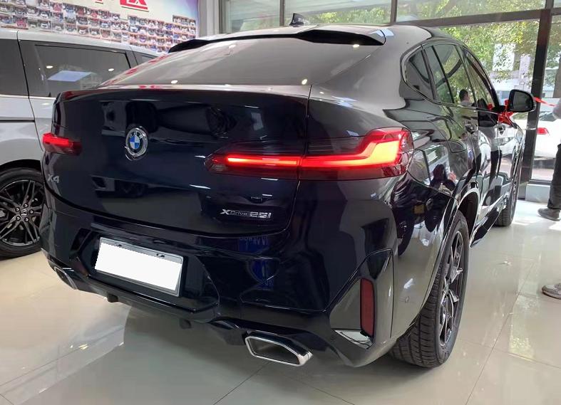 宝马x42014款xdrive20ix,2022款宝马x4m沉浸式体验