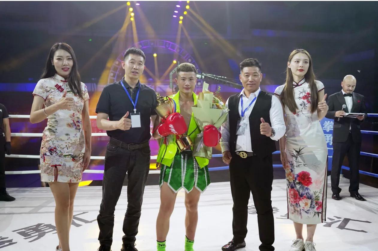 “淮城决”燃爆淮安！刘勇夺得WKA亚洲金腰带！