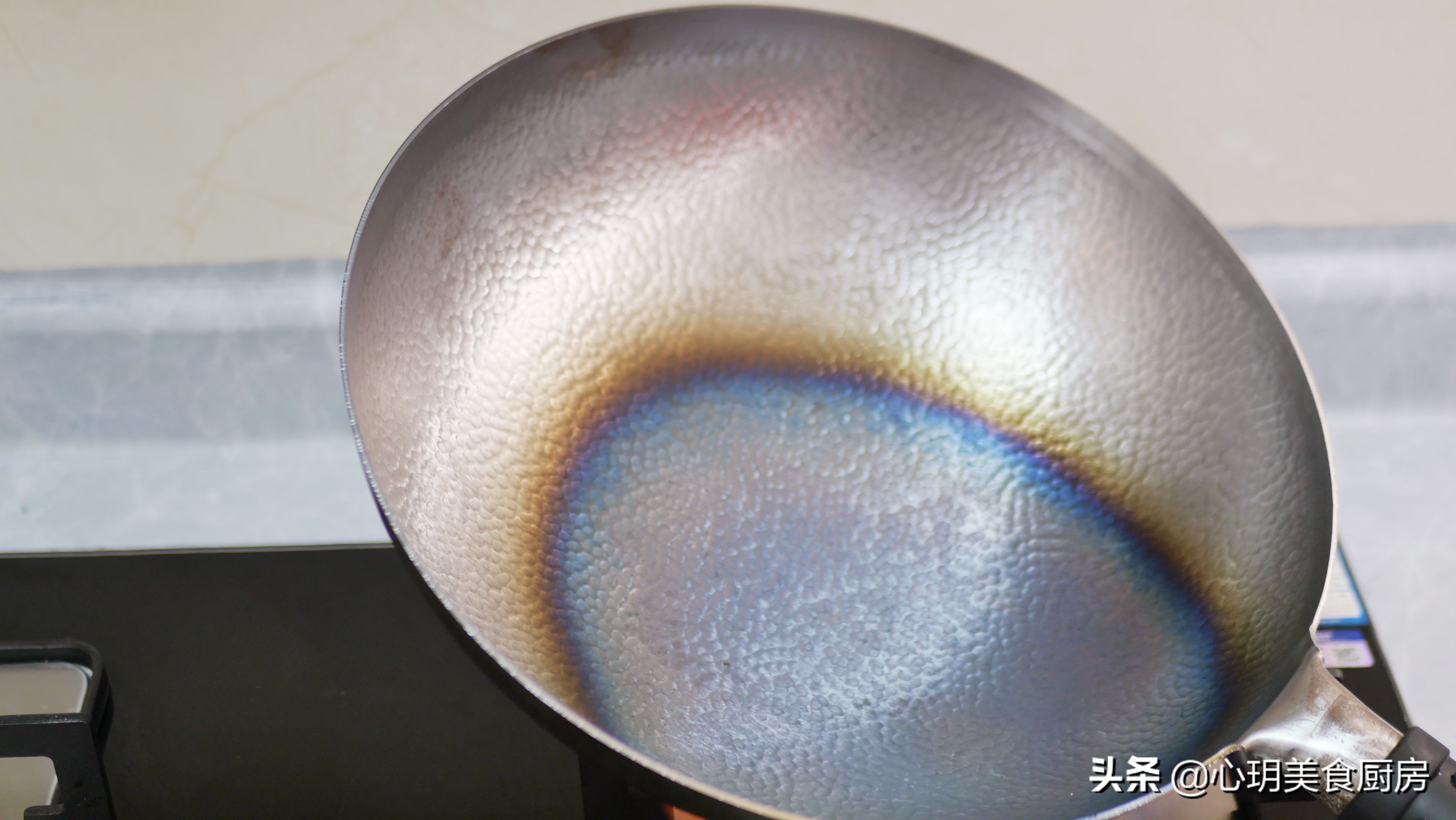 家用铁锅怎样开锅才不锈不粘,新买的不粘锅铁锅正确开锅方法