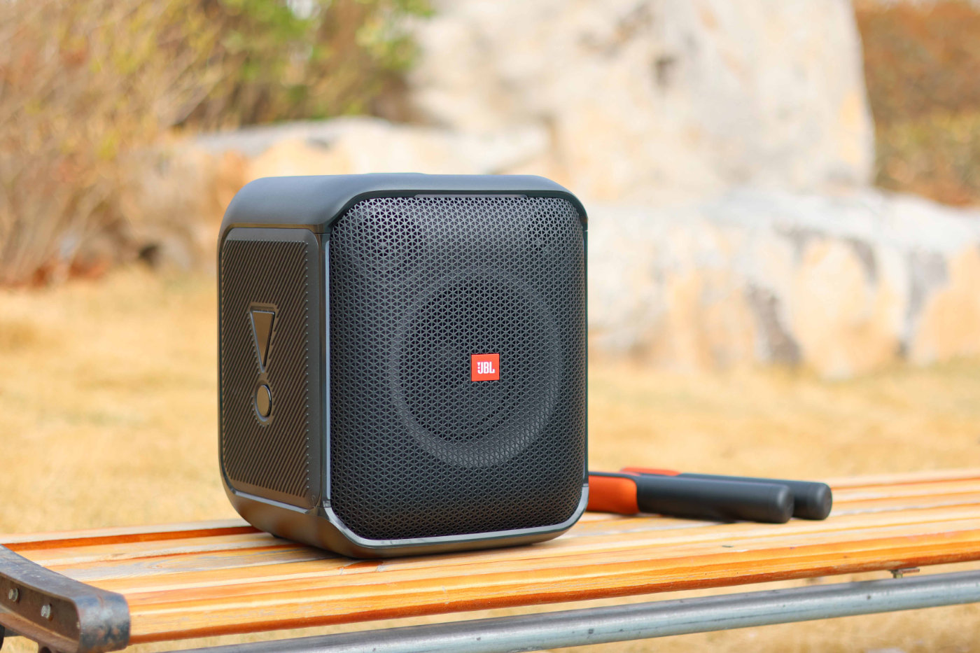 双无线话筒大功率蓝牙音响,jbl户外音箱710对比评测