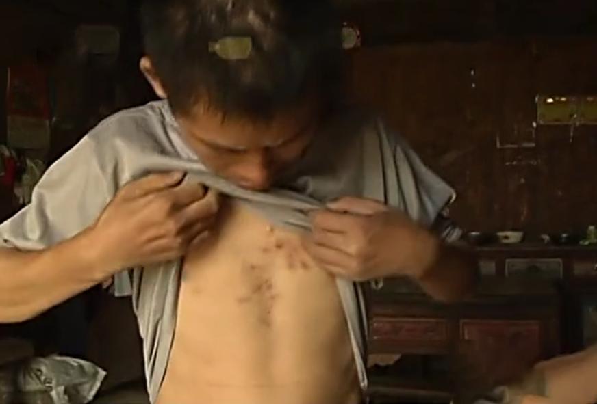 六旬老汉杀子自首,老汉亲手杀死儿子后自首怎么判的