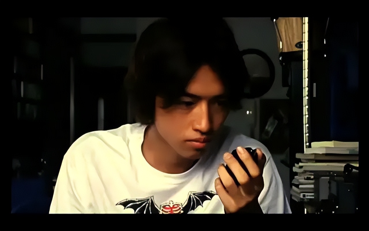 他是日本“行走的荷尔蒙”，不伦专业户​！40岁依旧魅力四射...