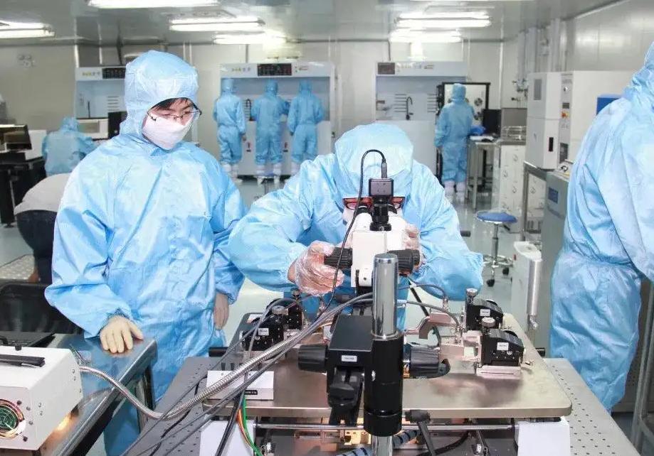 齐大研究生张雪峰,张雪峰为什么说在北京上学要买房